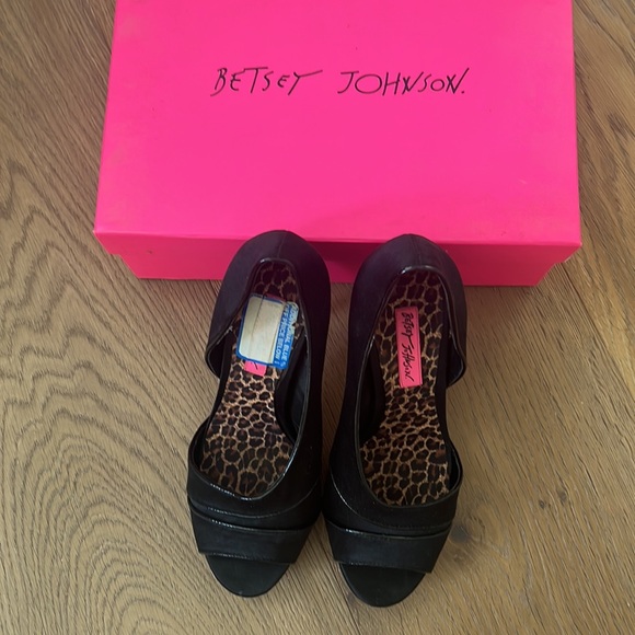 Betsey Johnson Women's Whitney 8 Worn Twice - Picture 5 of 9